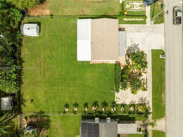 512 NW 13th St, Homestead FL 33030