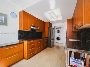 1581 Brickell Ave 1705, Miami FL 33129