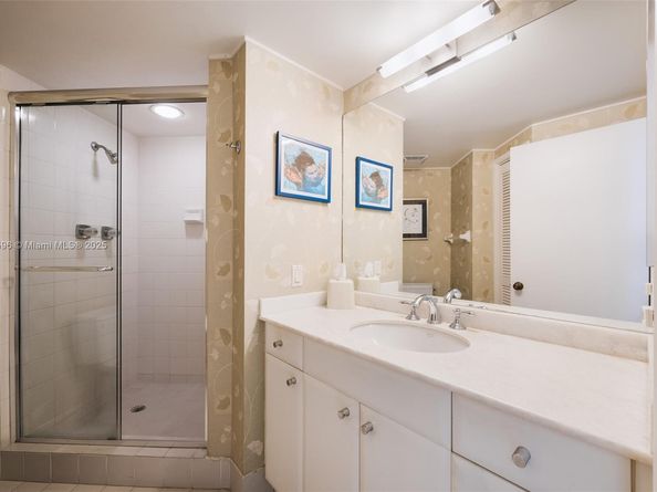 1581 Brickell Ave 1705, Miami FL 33129