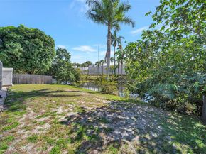 9220 SW 56th St, Cooper City FL 33328