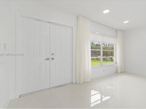 1910 NW 36th St, Oakland Park FL 33309
