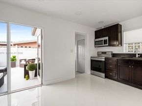 1910 NW 36th St, Oakland Park FL 33309