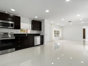 1910 NW 36th St, Oakland Park FL 33309