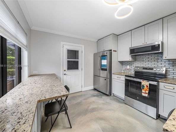 3875 Island club w, Atlantis FL 33462