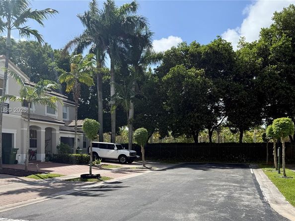 909 NE 42nd Ave, Homestead FL 33033