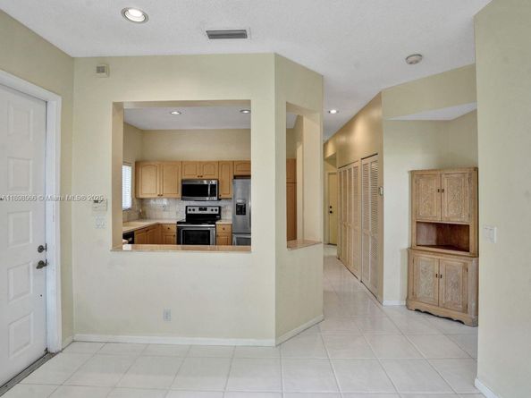 15831 SW 10th St, Pembroke Pines FL 33027