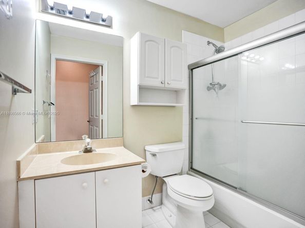 15831 SW 10th St, Pembroke Pines FL 33027