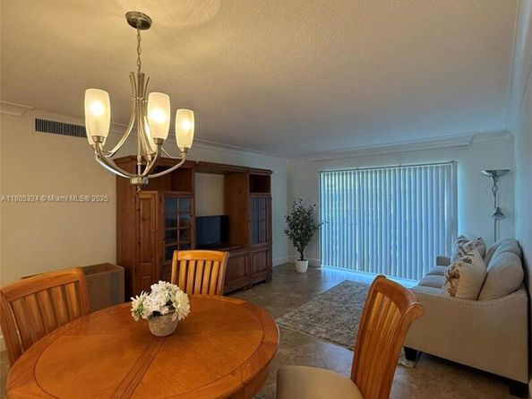 218 NE 12th Ave 503, Hallandale Beach FL 33009