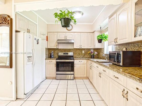 3811 NW 174th St, Miami Gardens FL 33055