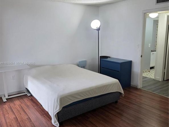 8065 SW 107th Ave 202, Miami FL 33173