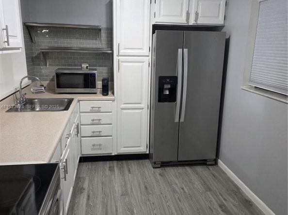 8065 SW 107th Ave 202, Miami FL 33173