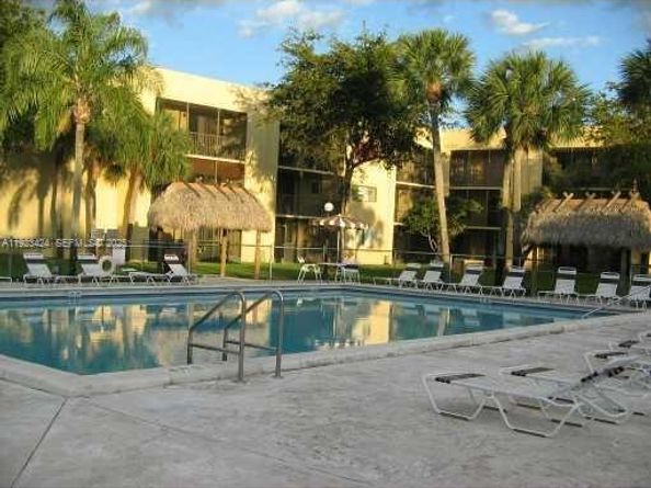 8065 SW 107th Ave 202, Miami FL 33173