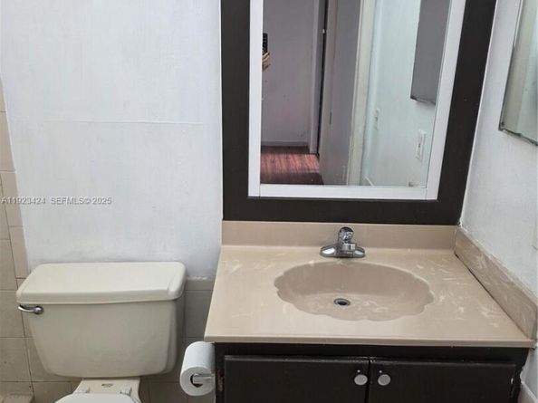 8065 SW 107th Ave 202, Miami FL 33173