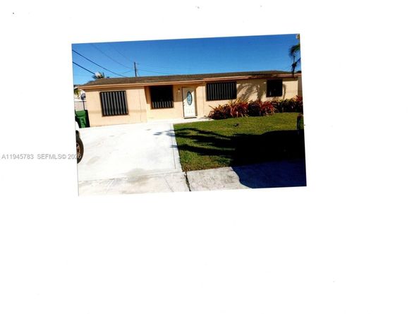 22275 SW 109th Ave, Miami FL 33170