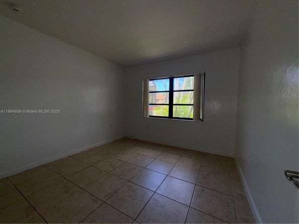 7919 SW 104th St 105F, Miami FL 33156