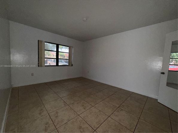 7919 SW 104th St 105F, Miami FL 33156
