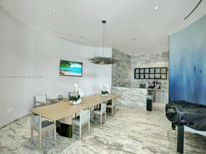 3250 NE 188th St 207, Aventura FL 33180