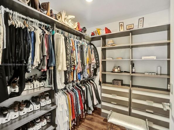 3250 NE 188th St 207, Aventura FL 33180