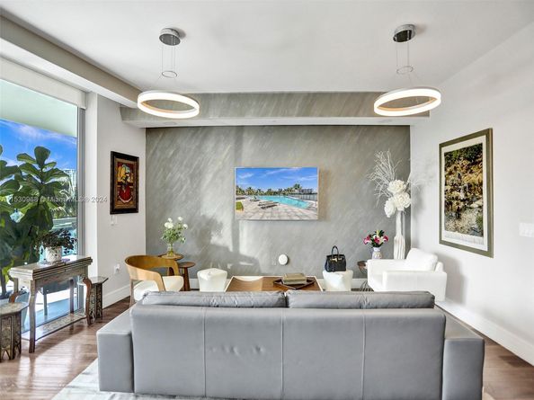 3250 NE 188th St 207, Aventura FL 33180