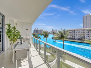 3250 NE 188th St 207, Aventura FL 33180