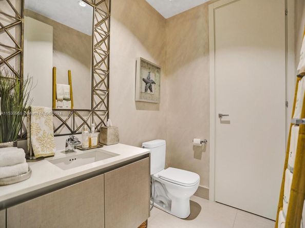 3250 NE 188th St 207, Aventura FL 33180