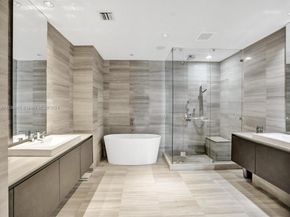 3250 NE 188th St 207, Aventura FL 33180