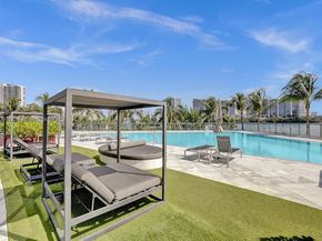 3250 NE 188th St 207, Aventura FL 33180