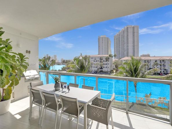 3250 NE 188th St 207, Aventura FL 33180