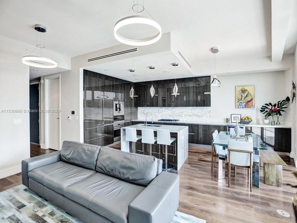 3250 NE 188th St 207, Aventura FL 33180