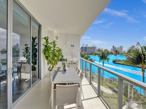 3250 NE 188th St 207, Aventura FL 33180