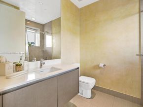 3250 NE 188th St 207, Aventura FL 33180