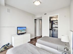 3250 NE 188th St 207, Aventura FL 33180