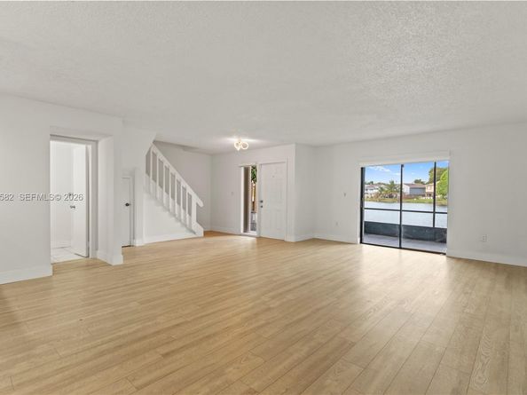 6745 NW 169th St 15F, Hialeah FL 33015