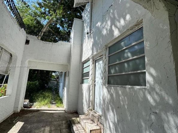 1920 SW 13th St, Miami FL 33145