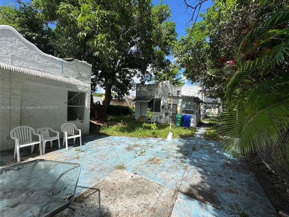 1920 SW 13th St, Miami FL 33145