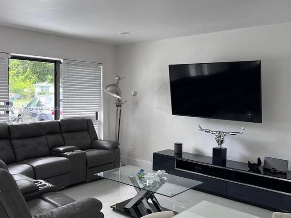 1161 NW 15th St, Fort Lauderdale FL 33311
