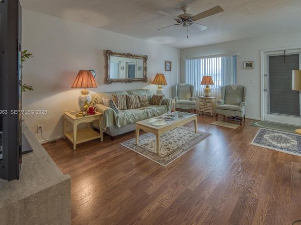 2440 Lake Osborne Dr 210, Lake Worth FL 33461