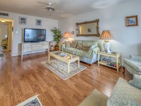 2440 Lake Osborne Dr 210, Lake Worth FL 33461