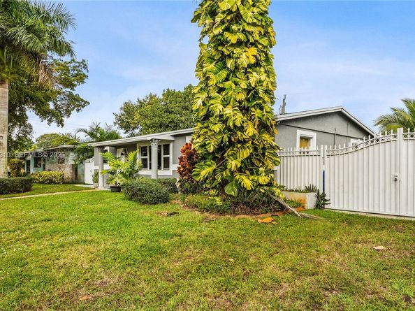 401 NW 183rd St, Miami Gardens FL 33169