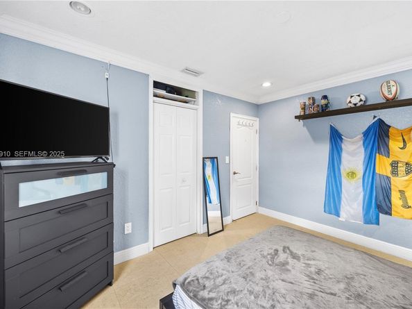 401 NW 183rd St, Miami Gardens FL 33169