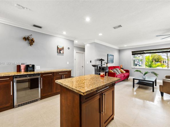 401 NW 183rd St, Miami Gardens FL 33169