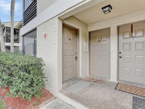 104 Gardens Dr 103, Pompano Beach FL 33069
