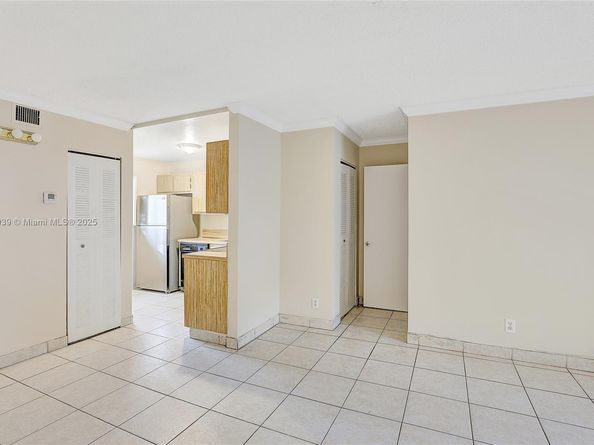 104 Gardens Dr 103, Pompano Beach FL 33069