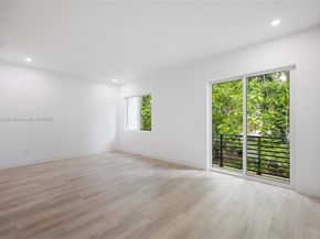 3164 Plaza St, Coconut Grove FL 33133
