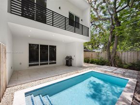 3164 Plaza St, Coconut Grove FL 33133