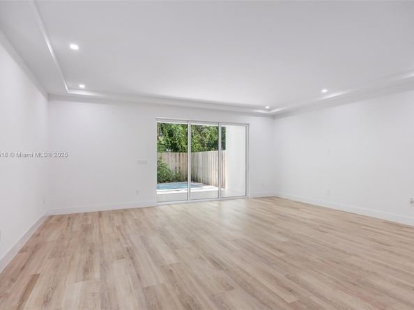 3164 Plaza St, Coconut Grove FL 33133