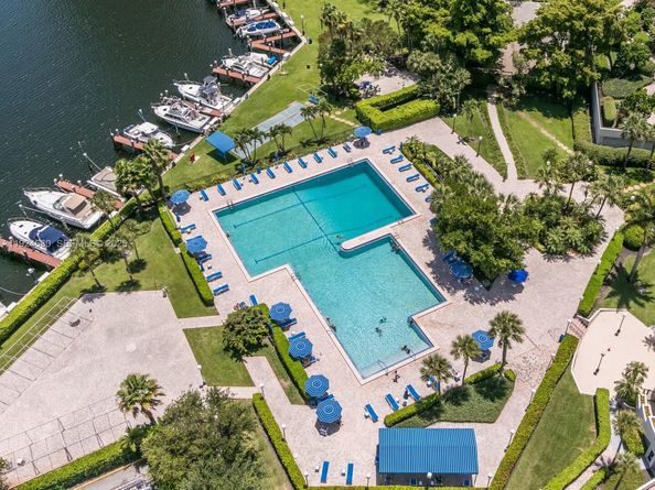 500 Three Islands Blvd 917, Hallandale Beach FL 33009