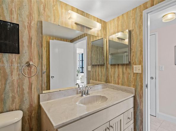 500 Three Islands Blvd 917, Hallandale Beach FL 33009