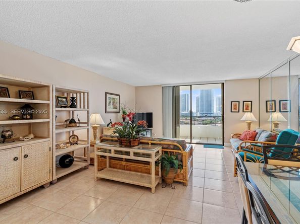 500 Three Islands Blvd 917, Hallandale Beach FL 33009