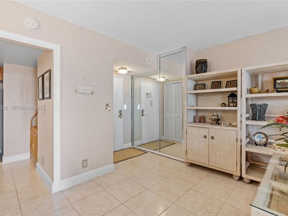 500 Three Islands Blvd 917, Hallandale Beach FL 33009